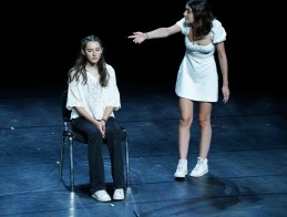 Spectacle de Théâtre, Les Filles aux Mains Jaunes | 1er Juin 2022